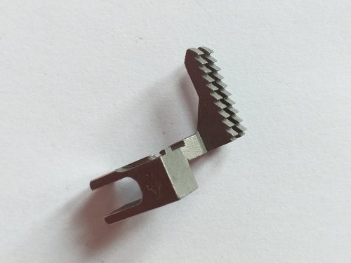 Juki MO-2514 interlock hátsó fog 118-82404