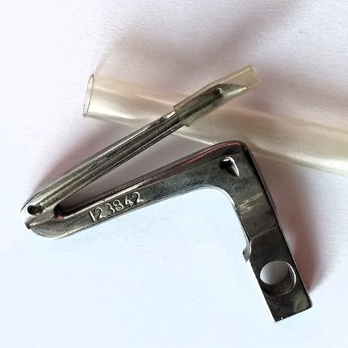 JUKI MO-6904G overlock alsó greifer 123-84202