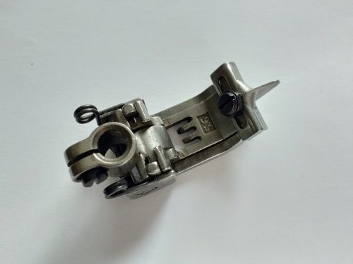 Yamato VF2400, VC2700, VF2300, DW1500 háromtűs fedőző talp 64041-N