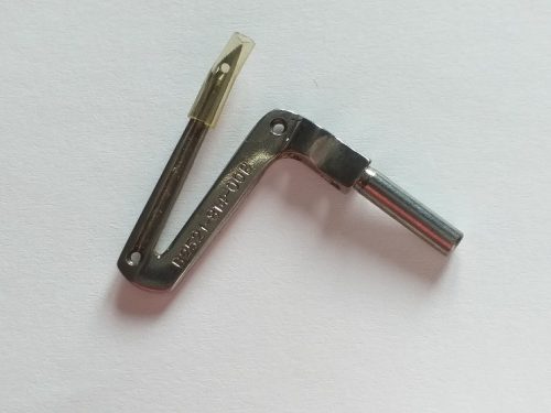 JUKI MO-812, 814 interlock alsó greifer B2521-814-00B